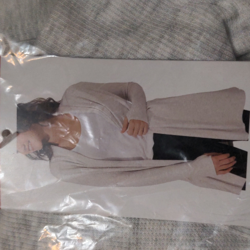 Active life long sleeve soft cardigan w/thumb holes black or fog heather grey